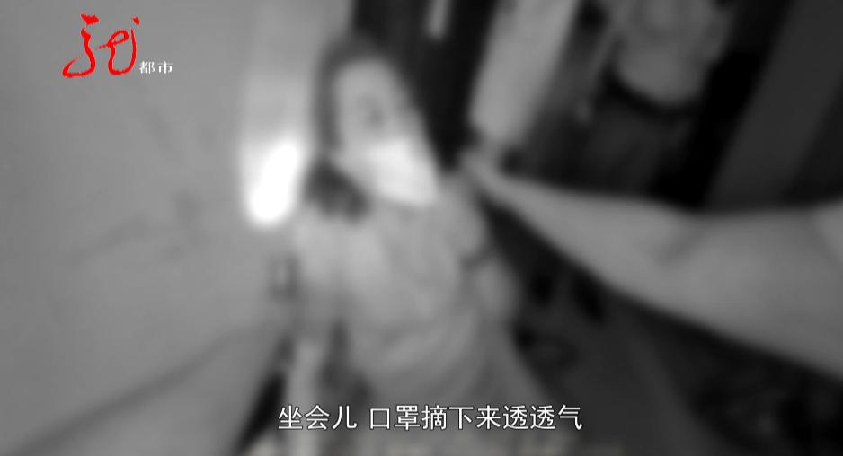 DƬ